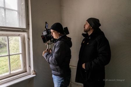 2020, Stíny v mlze – reportáž z natáčení seriálu "Stíny v mlze", zadavatel: Česká televize