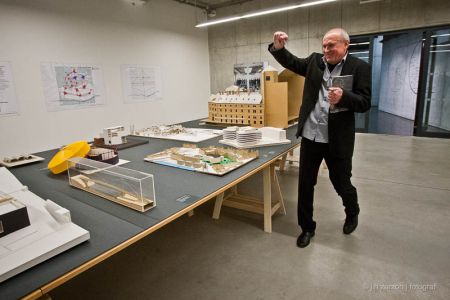 2012, vernisáž architekta Josefa Pleskota v multifunkční aule Gong – zadavatel: Vítkovice Machinery Group