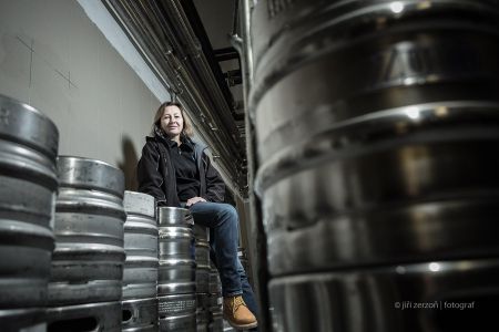 2018, Nataša Rousková – sládková pivovaru Zubr, foceno pro Hospodářské noviny