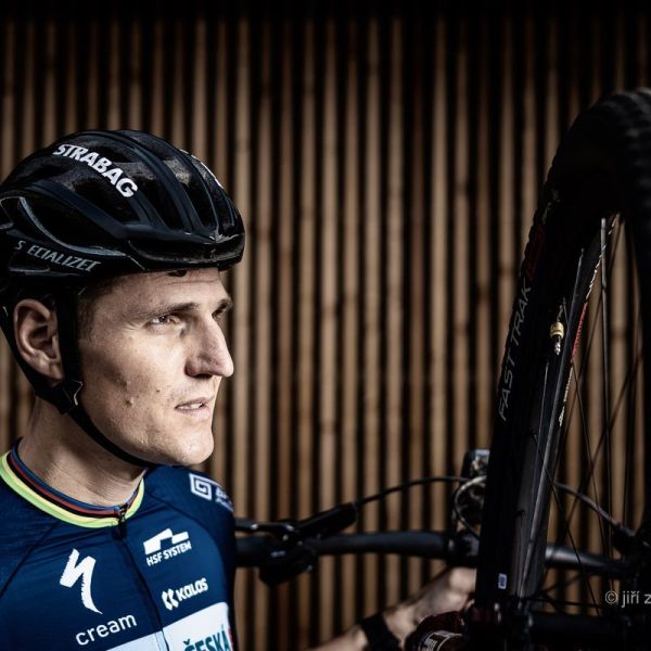2021, Jaroslav Kulhavý – olympijský vítěz Jaroslav Kulhavý, Čeladná, zadavatel: Hospodářské noviny