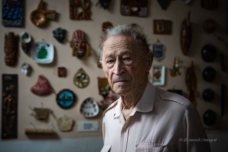 2020, Miroslav Šnejdar – navštívil jako jediný cestovatel všechny státy světa (577 samostatných i federálních států, teritorií a kolonií ve všech šesti světadílech). Na svých 366 zahraničních cestách strávil celkem 12 let (většinu v tropech) a urazil 2 324 000 km, zadavatel: Dativ