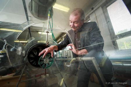 2014, VVUÚ – použití externích blesků, zadavatel: VVUÚ