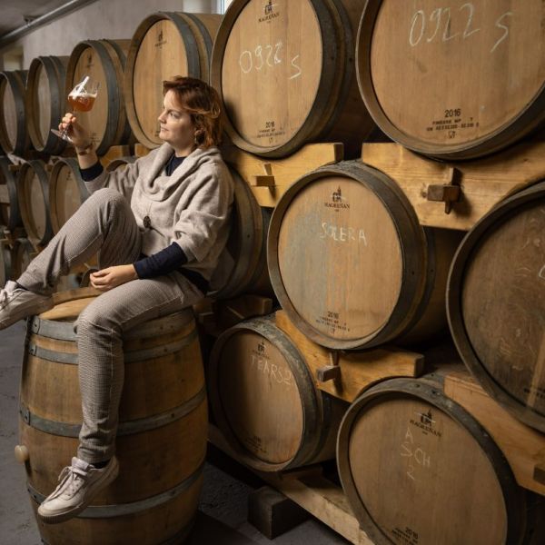 2022, Wild Creatures – na snímku Jitka Ilčíková, která je zakladatelka a master blender pivovaru Wild Creatures, zadavatel: Forbes