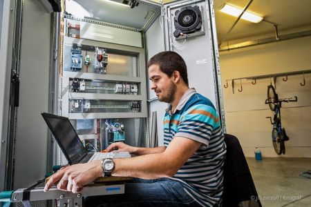 2013, Ingeteam – použití externích blesků, zadavatel: Hospodářské noviny